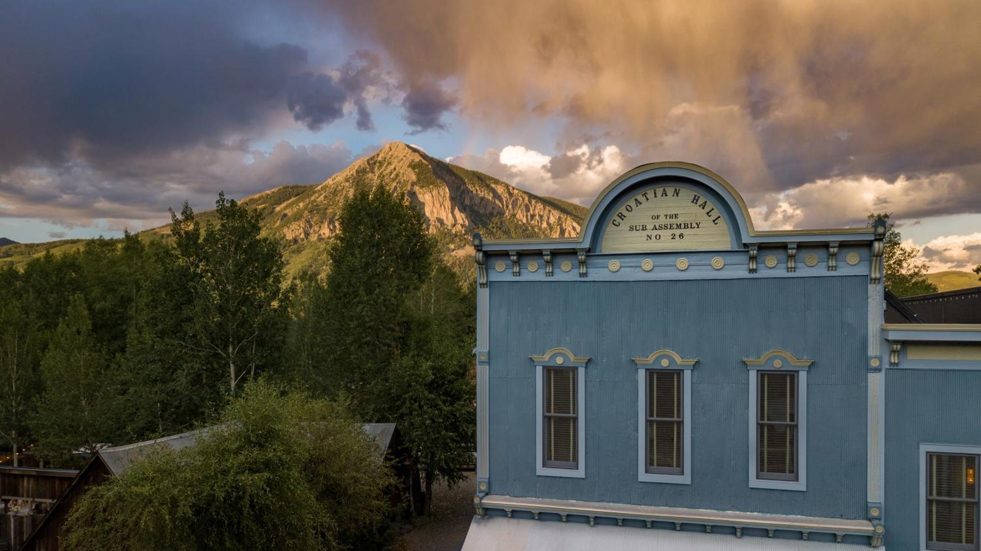 Eleven Scarp Ridge Lodge Крестед-Б'ютт Екстер'єр фото